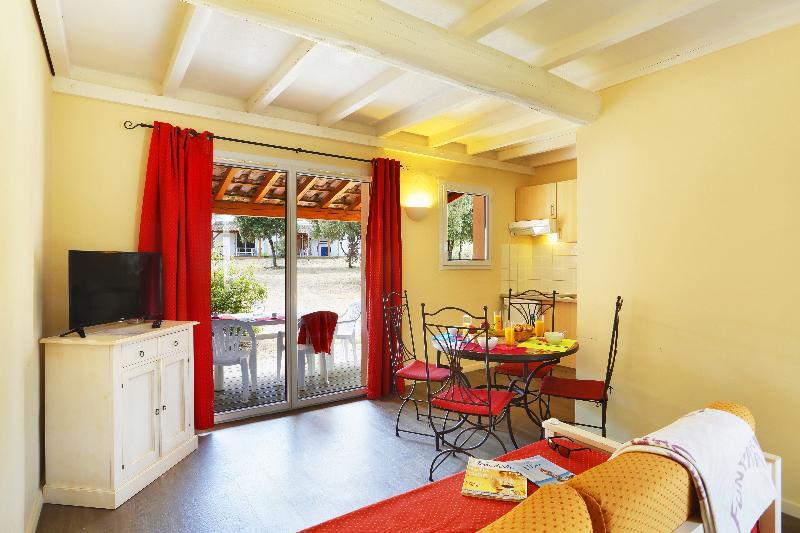Residence Nemea Les Portes Des Cevennes Sauve ภายนอก รูปภาพ